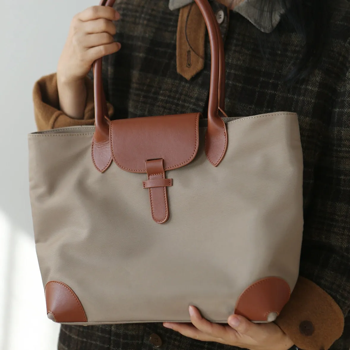 Stylish Womens Nylon Handbags Nylon Tote Bags For Women