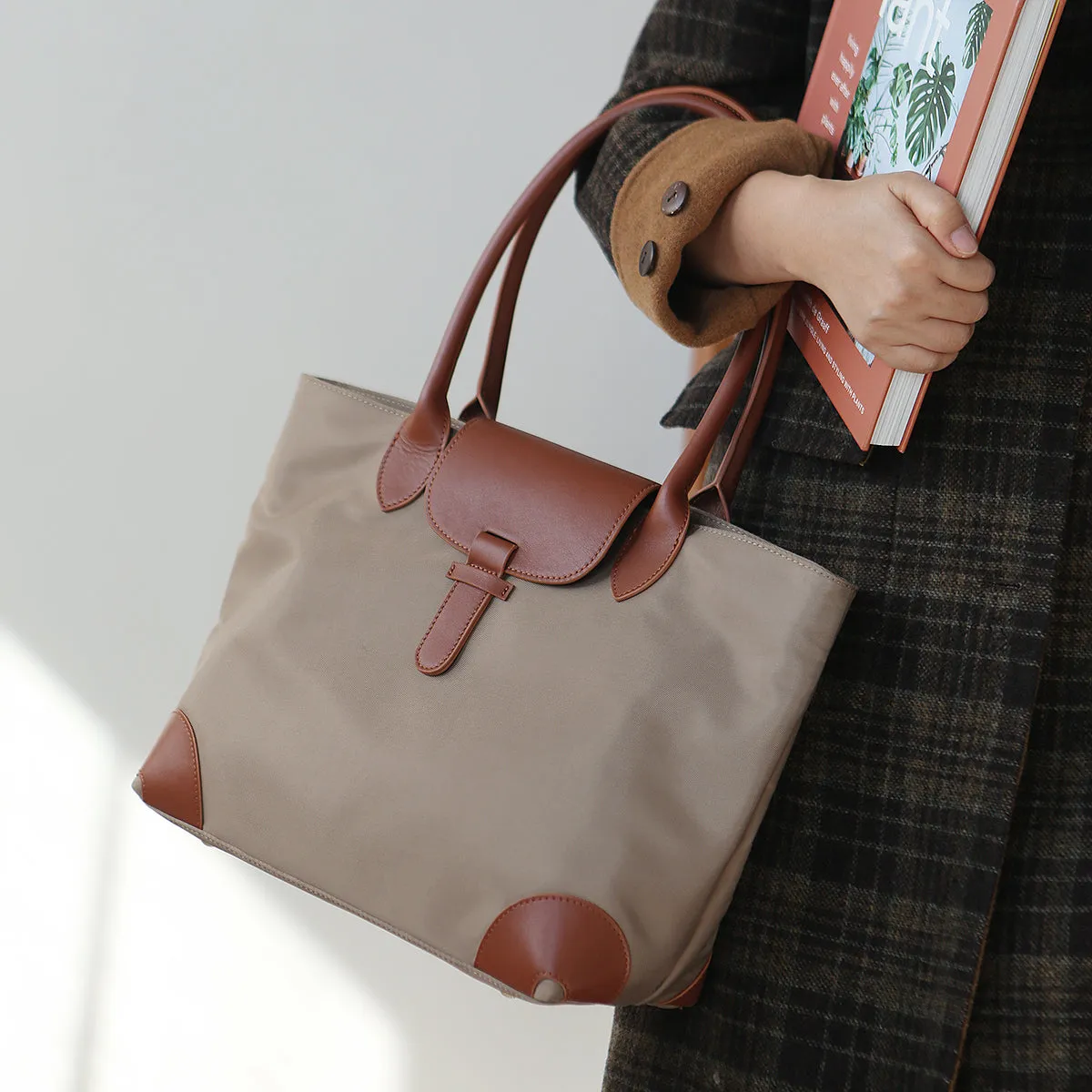 Stylish Womens Nylon Handbags Nylon Tote Bags For Women